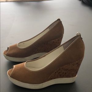 Donald J Pliner wedges